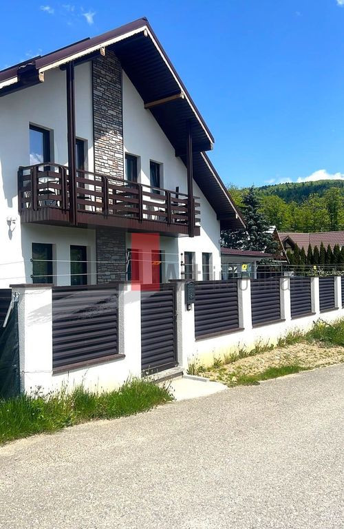 BUȘTENI – CASĂ PASIVA CU VEDERE PANORAMICĂ, INDEPENDENȚĂ ENERGETICĂ