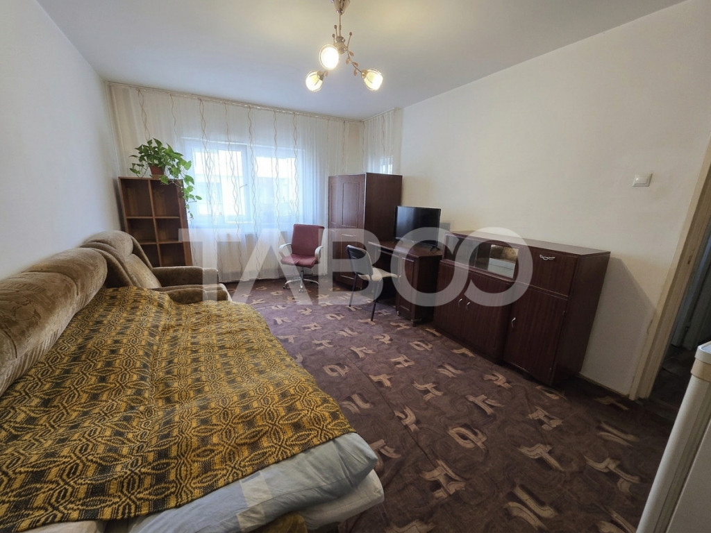 Apartament decomandat 2 camere etaj3 balcon pivnita Vasile A