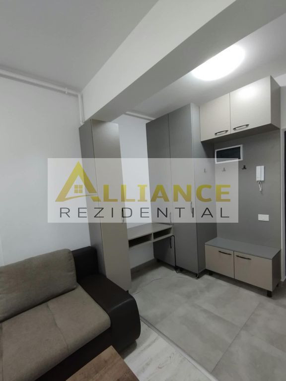 Ap.tip studio,mobilat/utilat modern,se ajunge usor la metrou.
