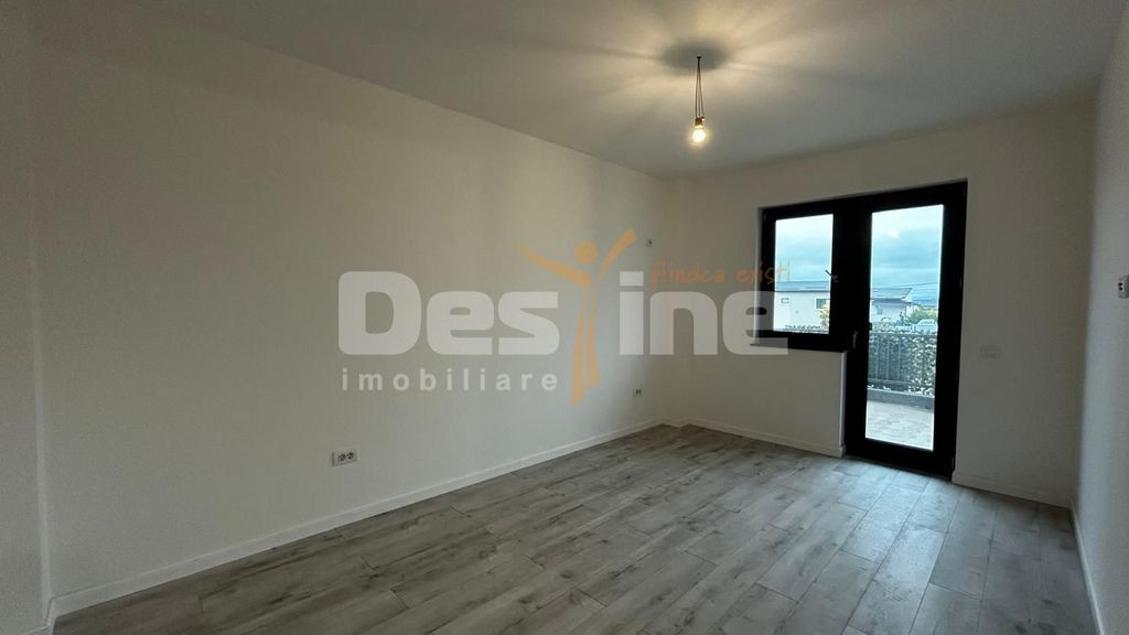 Apartament o camera decomandat, 42mp + loc parcare, Rediu