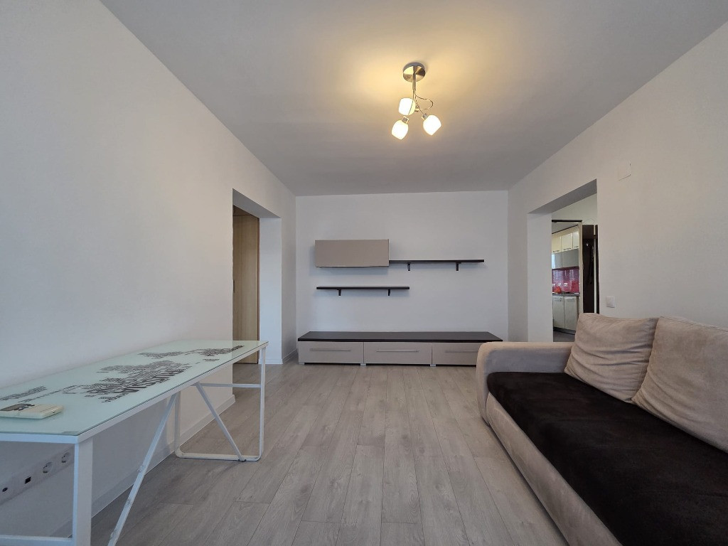3 camere decomandate Două balcoane Parcare inclusă - Titan–B