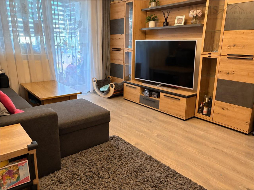 Apartament cu 3 camere, balcon, boxa si parcare concesionata