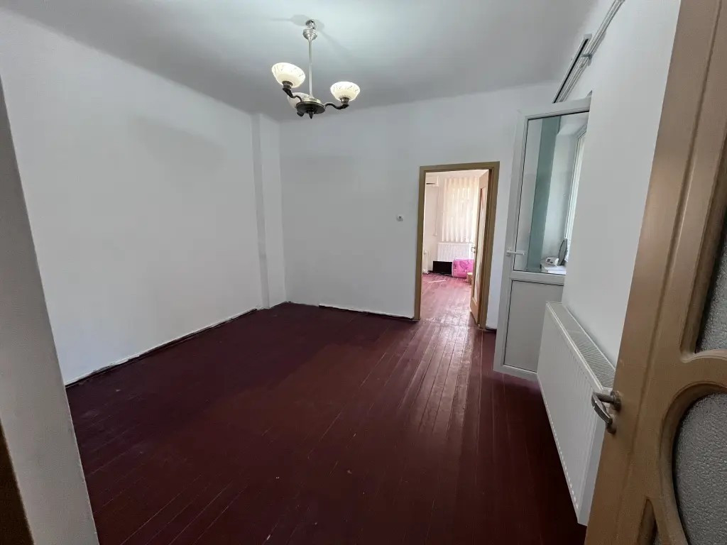 Centru apartament cu 2 camere