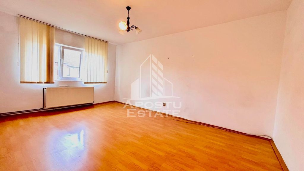 Apartament 3 camere decomandat de vânzare, 64 mp, centrală proprie