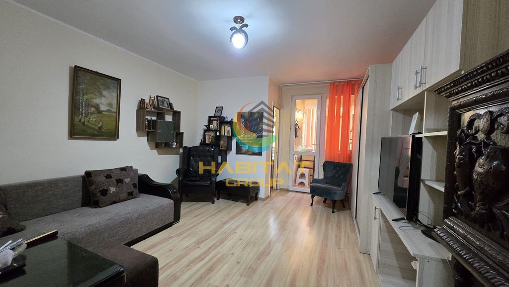 Garsoniera spatioasa, bloc nou, Aparatorii Patriei