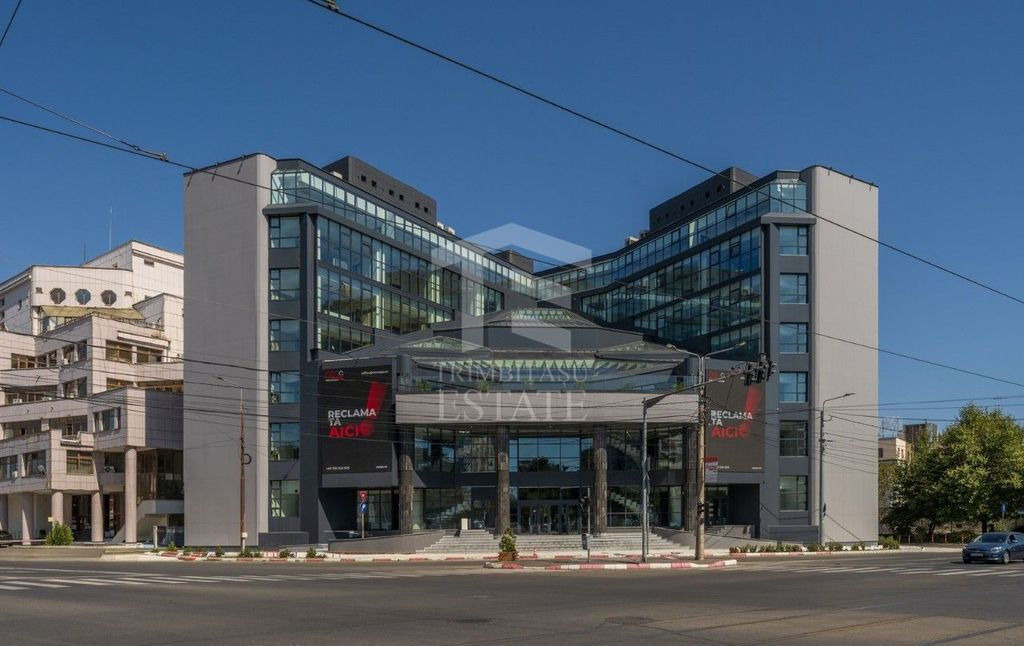 PLOIESTI -ultracentral | Spatii comerciale de inchiriat de la 21mp