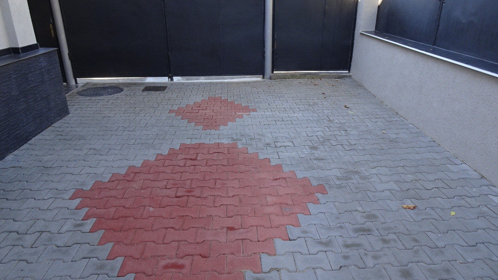Vand sau inchiriez casa in Deva, zona ultracentrala, D+P+M,