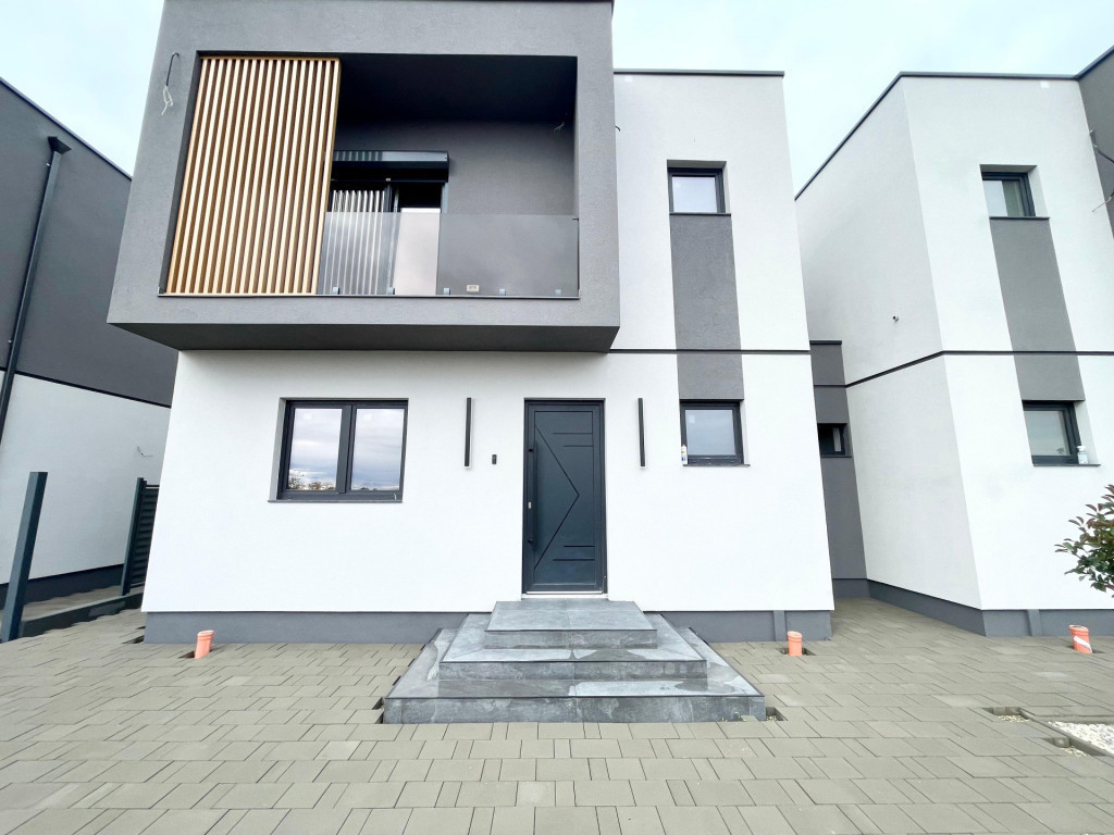 Duplex separat prin camera tehnica, 116mp utili - Mosnita No