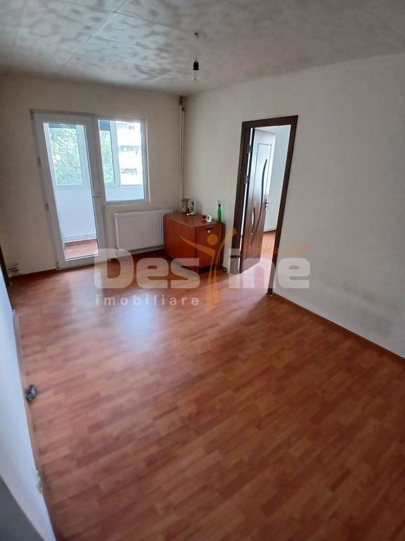 Apartament cu 2 camere de vânzare, zona Inel II – Școala 8