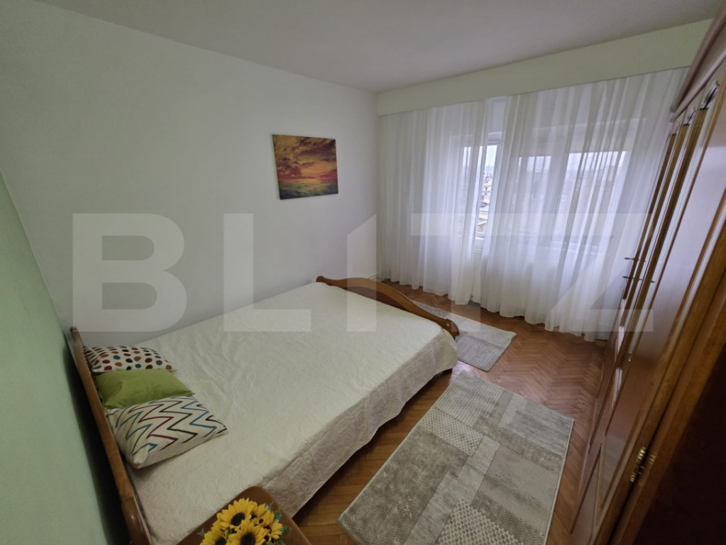 Apartament 3 camere, decomandat, 70 mp, parcare, zona strazi