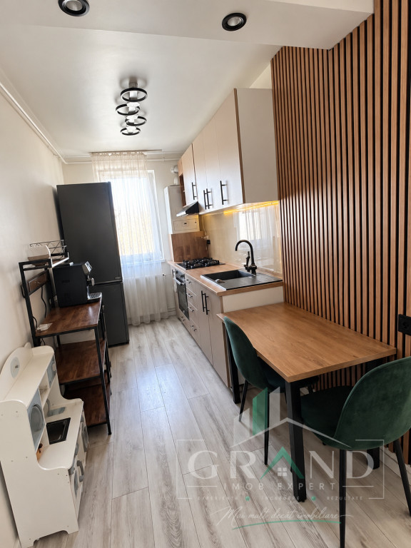 Apartament 2 camere, decomandat, zona Cetății, Florești