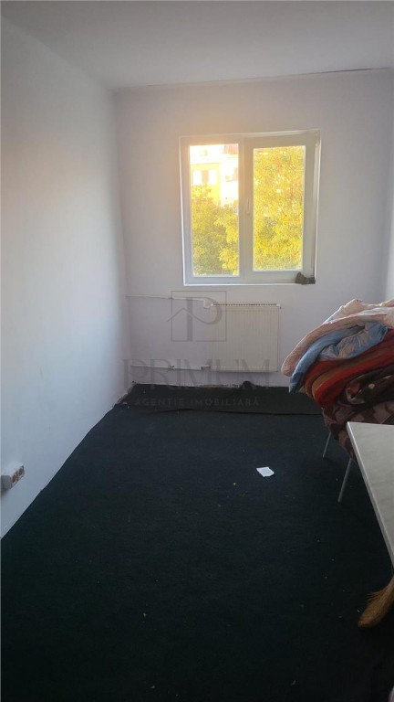 BUZIASULUI - GARSONIERA - 12 MP UTILI - ETAJ 3 - NEMOBILATA