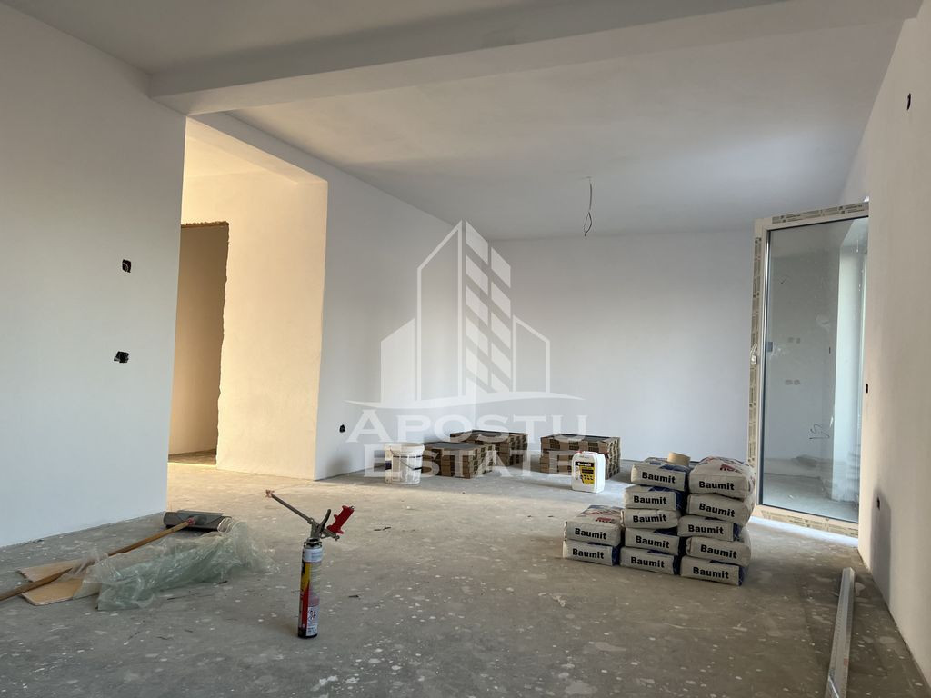 Duplex cu 4 camere pe parter, in Sanandrei