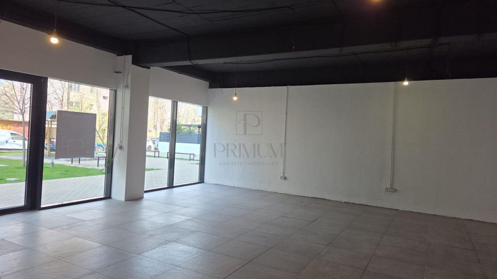 Spatiu comercial cu vitrine mari - Lipovei