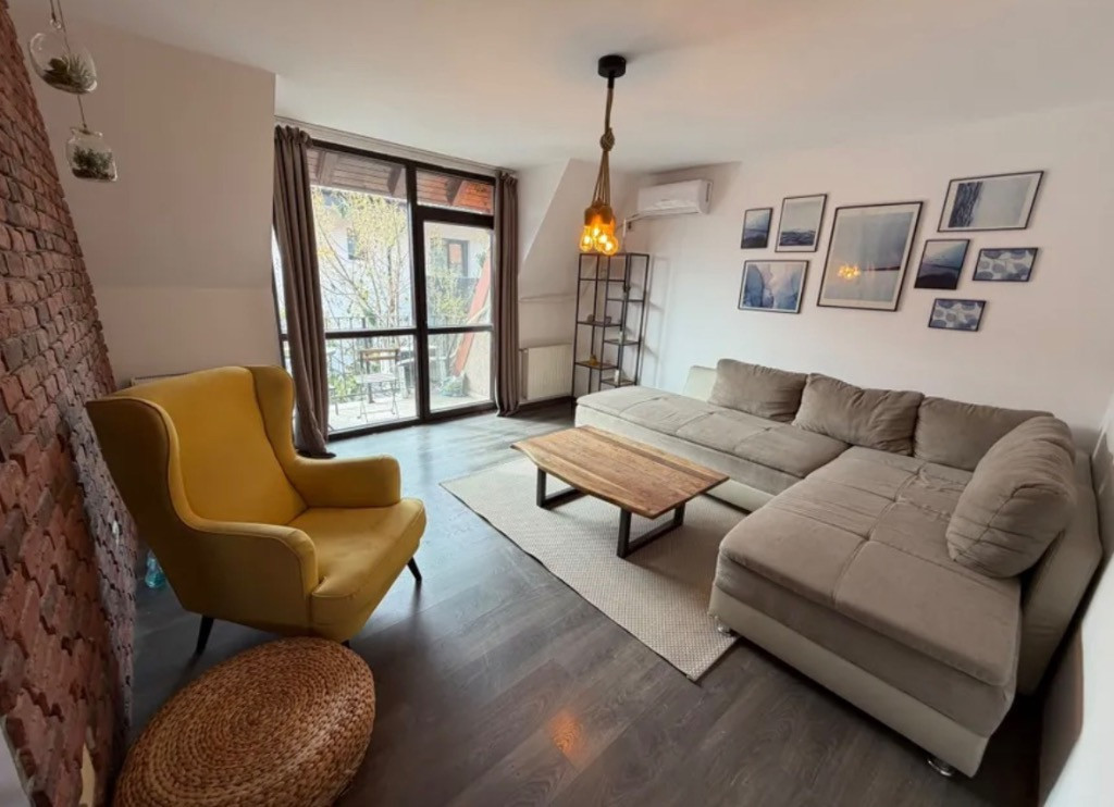 Proprietar! Apartament cu 3 dormitoare, living cu dining, str. Doinei