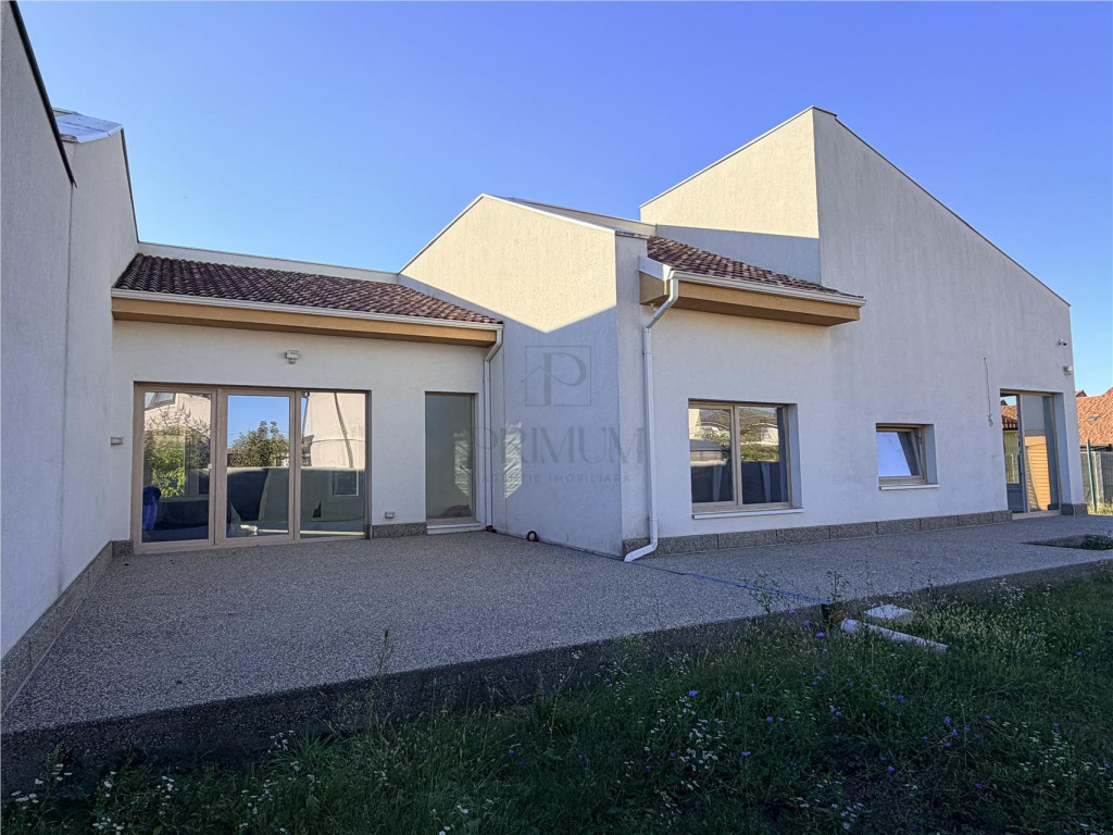 Duplex deosibit - teren generos - terasa mare
