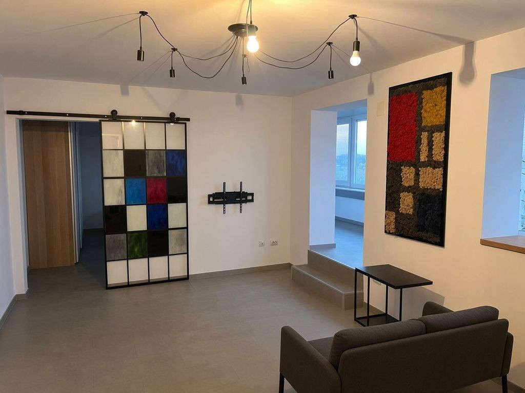 Apartament 3 camere | Balcon generos | Zona Piața Victoriei