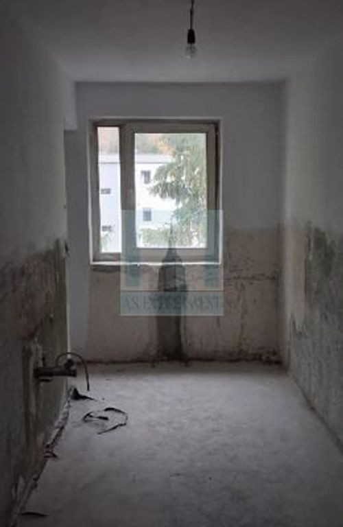 Apartament 3 camere de vânzare/ zona Astra