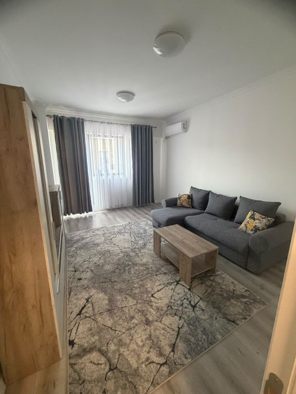 Apartament 2 camere decomandat+loc parcare -zona Compozitori