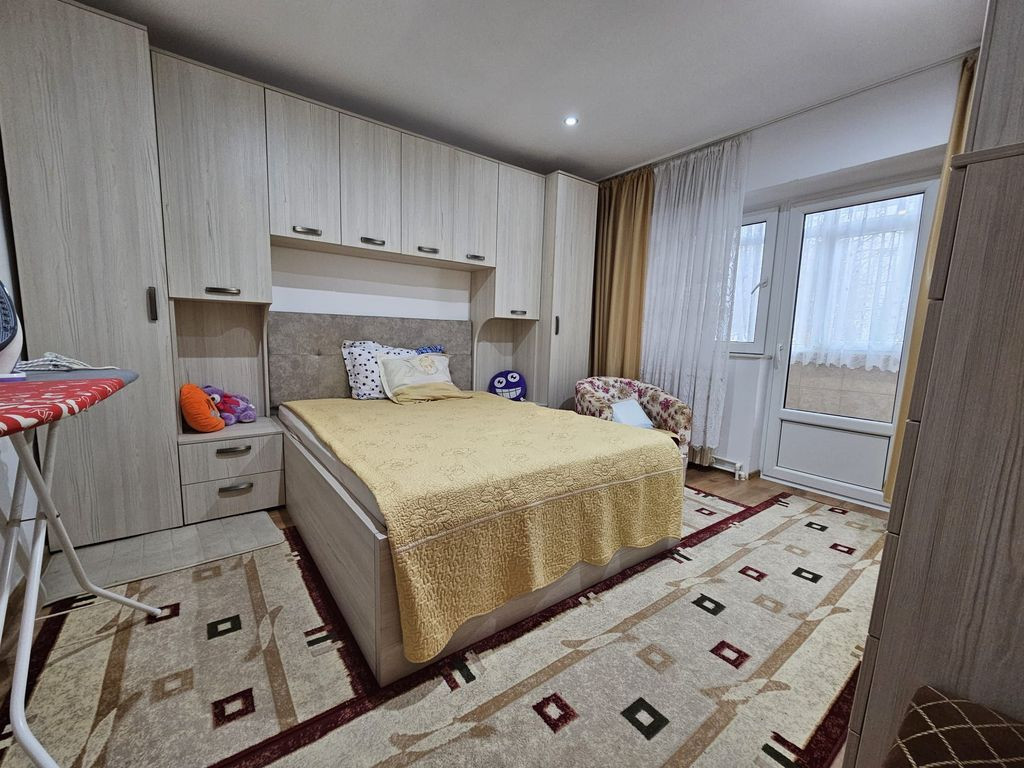 Apartament 3 Camere - zona Dacia