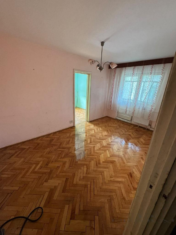 SOARELUI - 2 CAMERE - BALCON - BLOC ANVELOPAT - ACOPERIS DE