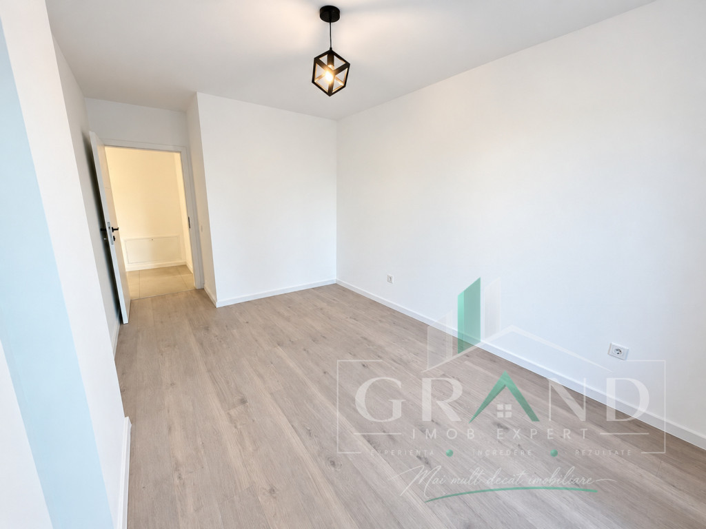 Apartament 3 camere de vanzare , Eroilor, Floresti.