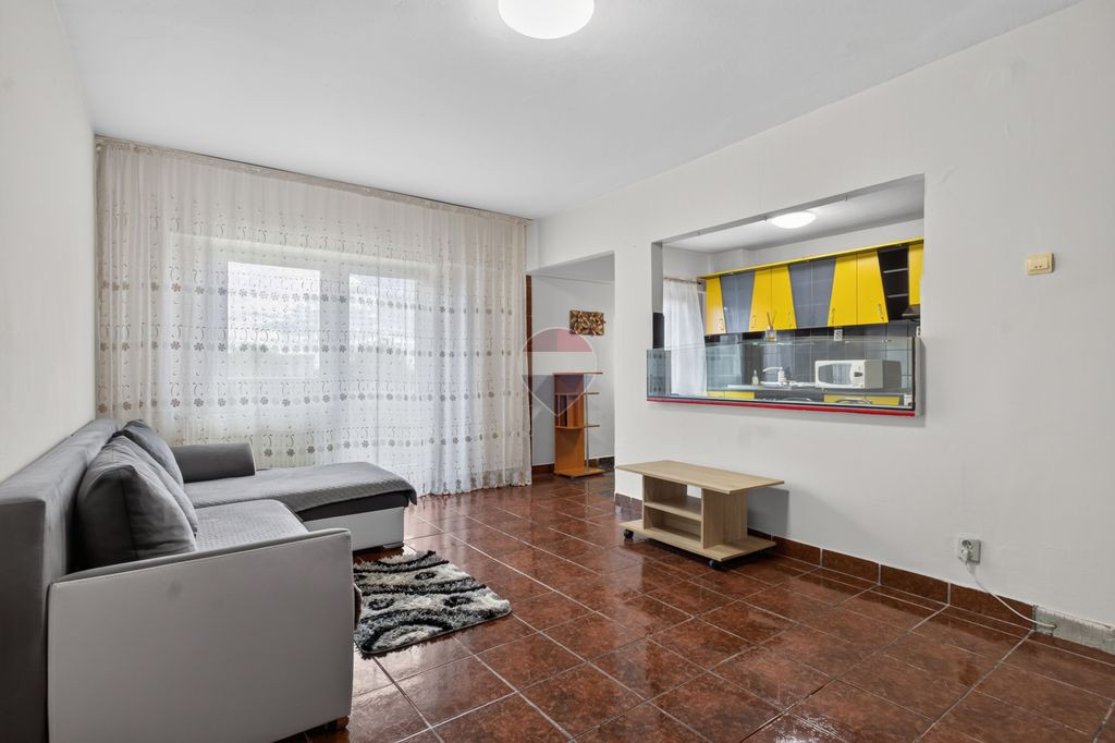 Apartament cu 3 camere etajul 2, bl. X42 Calea Aurel Vlaicu