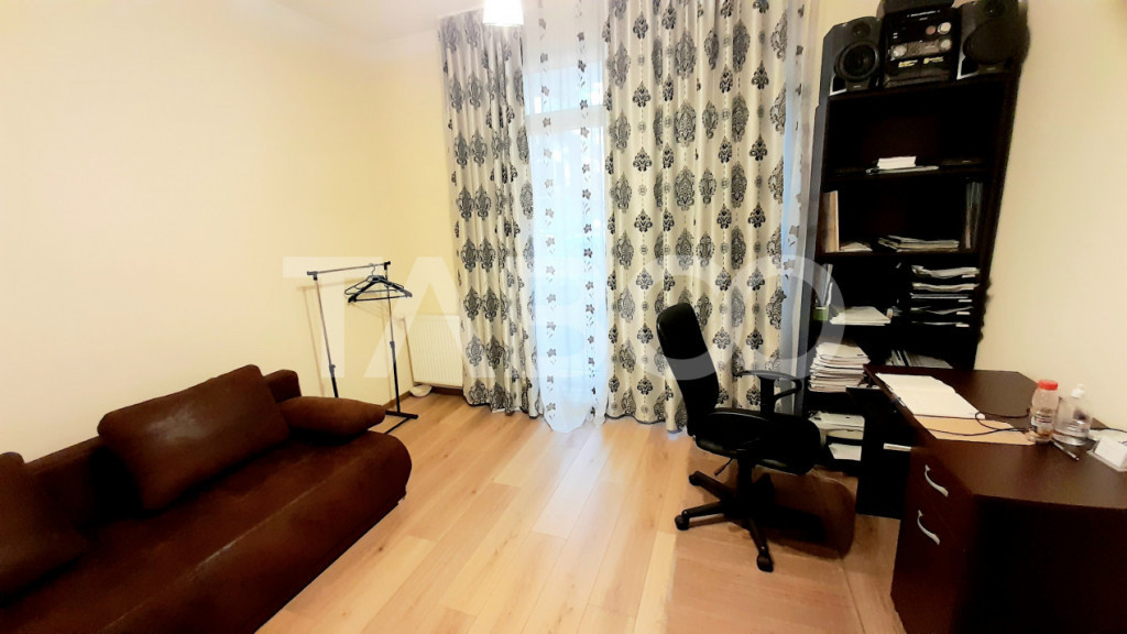 Apartament decomandat de inchiriat 2 camere balcon parcare T