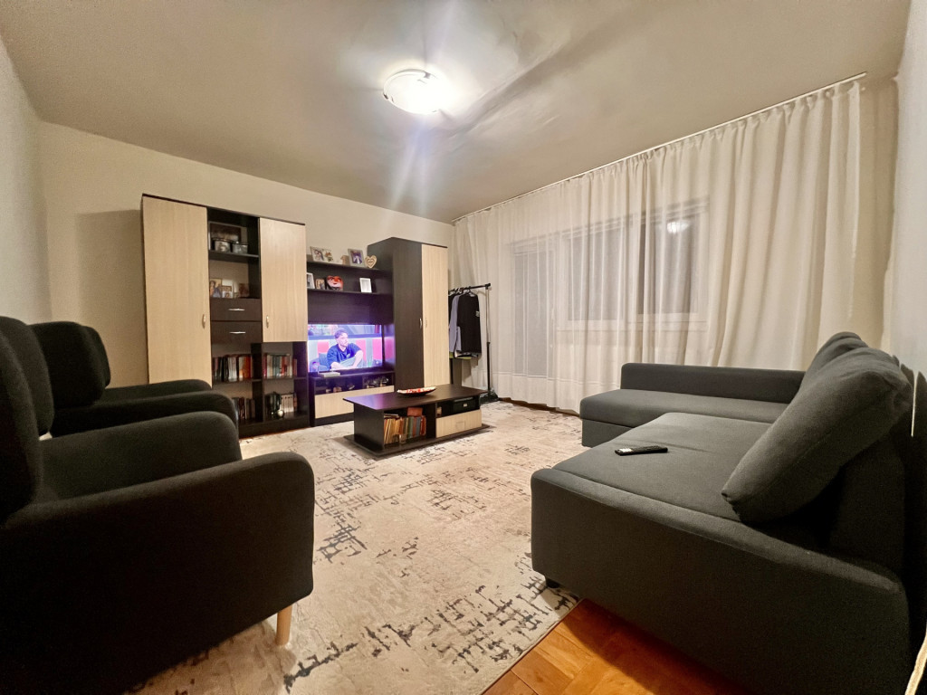 Apartament 3 camere, decomandat, 65 mp utili , etaj 2/4 -Gir