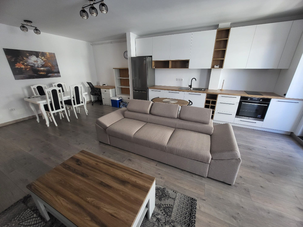 Apartament cu 2 camere Floresti - zona centrala Eroilor