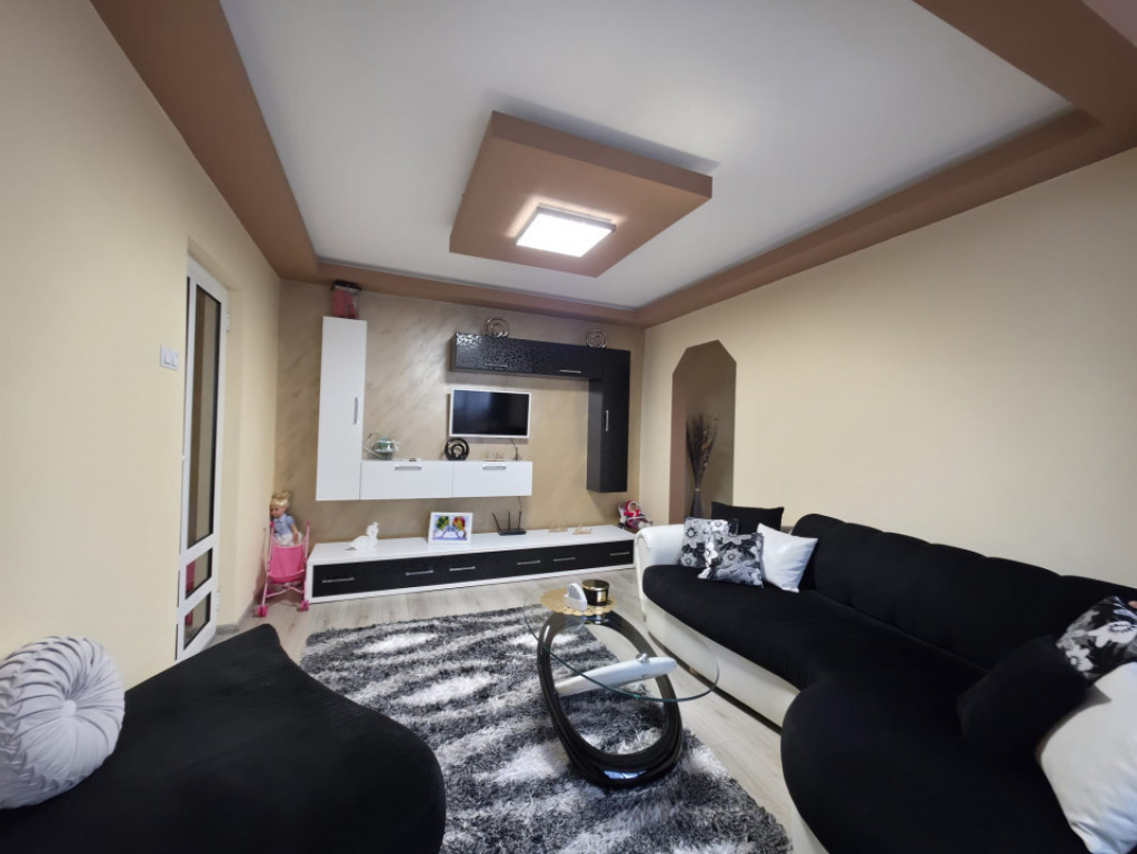 4 camere spațioase, 85 mp, 2 băi – mobilat, zona Spitalu