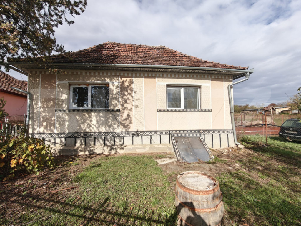 Casa cu 3 camere si teren 4200 mp, Gerausa