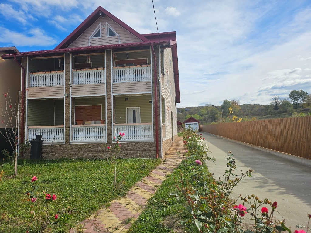 Casa moderna, constructie solida -view panoramic -Mioveni-Arges!