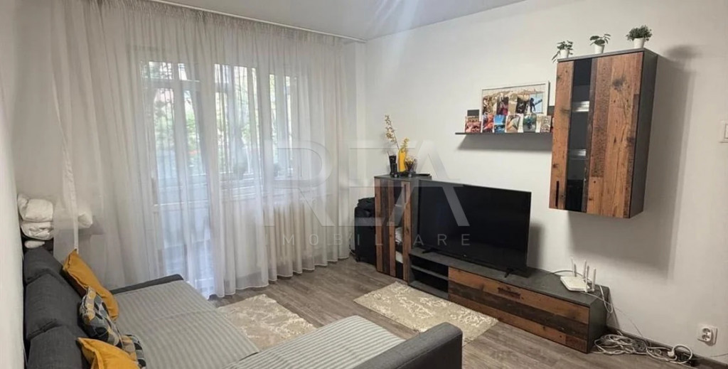 2 camere, la 3 minute de metrou Gorjului