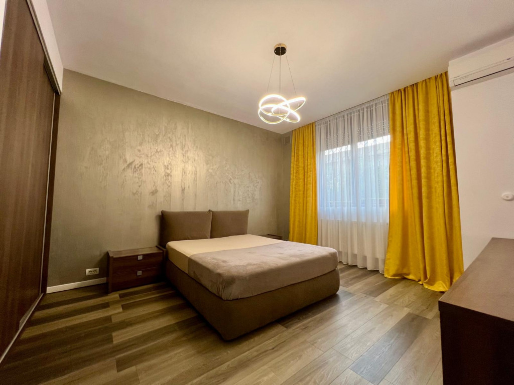 Apartament 3 camere, decomandat, 77 mp utili , parter - Zona