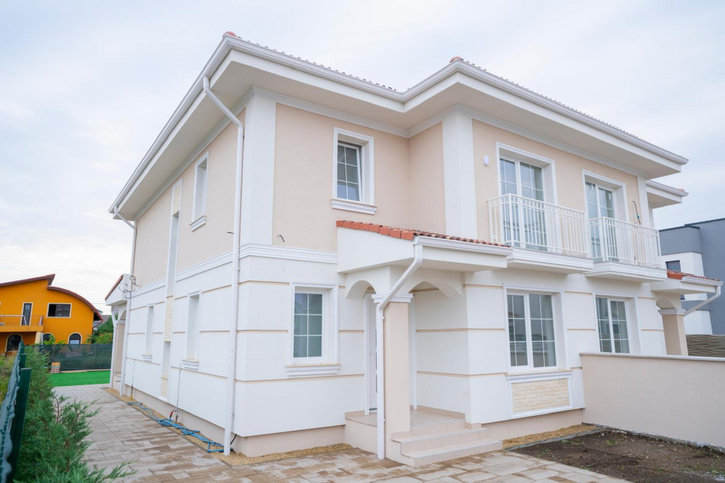 INVESTITIE. Duplex in stil mediteranian cu 5 camere, in Dumb