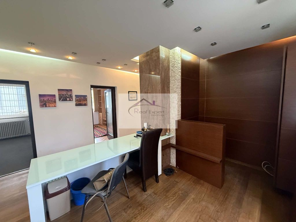 Apartament 4 camere-Piata Cipariu pentru birou sau locuit
