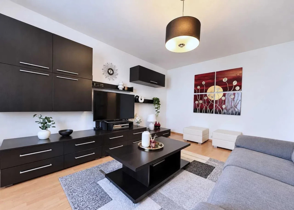 3 camere | Etaj 1 | Complet renovat | Centrala proprie | Zon