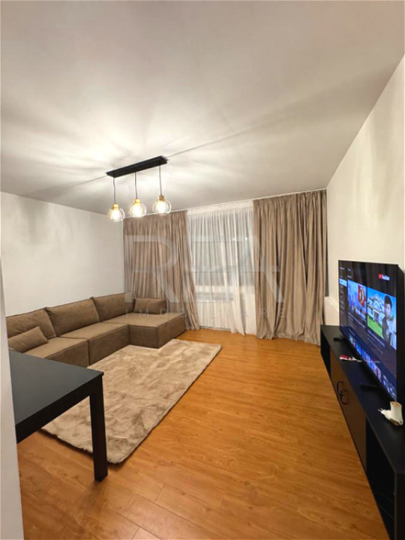 2 camere, Unirii, Colegiul Matei Basarab