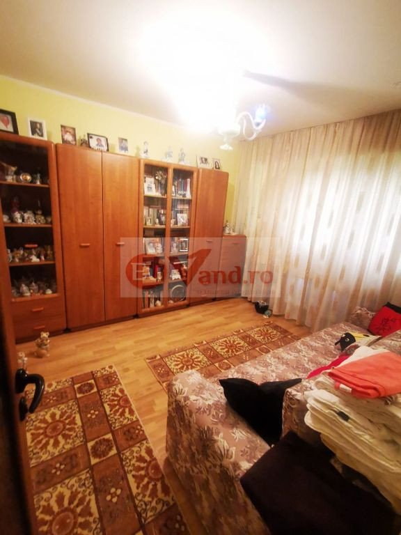 De vanzare apartament cu 3 camere Mazepa 1, BR-uri, etaj 4/10, 98.000 E