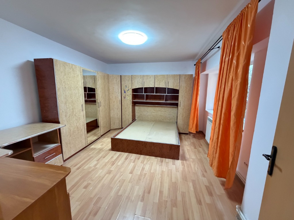 Garsoniera confort 1,zona Lic.Economic, Bloc Nou