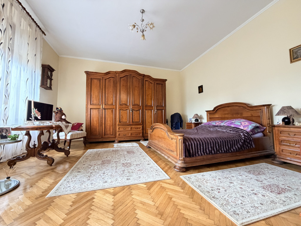 Apartament 2 camere, 83 mp utili, etaj 1, centrala, garaj -