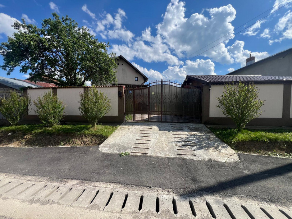 Casa P+M de vanzare 216mp , sat Nisipoasa 155000 euro