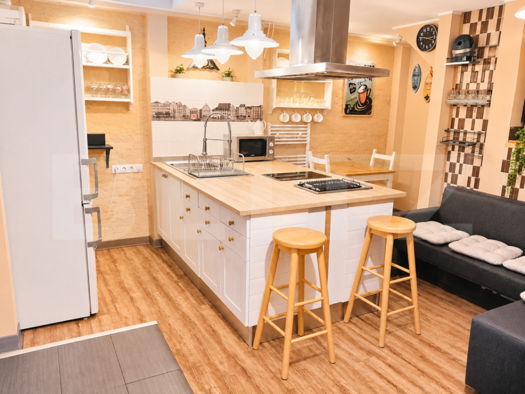 Apartament 3 camere în vilă, Zona Centrală, 2 niveluri