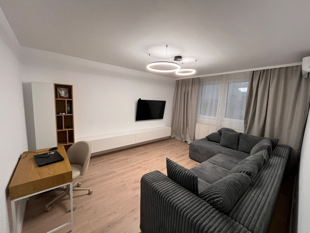 2 camere, renovat, metrou Tineretului – 105.000 €