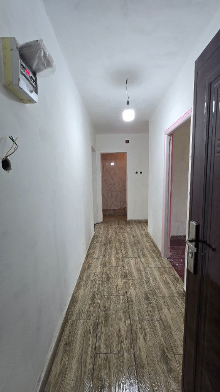 Apartament cu 2 camere, decomandat, Strada 1 Mai