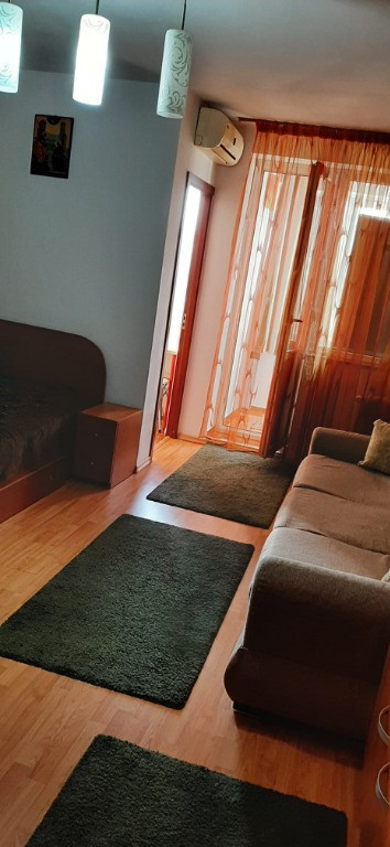 Proprietar inchiriez garsoniera sector 4- zona Aparatorii Patriei