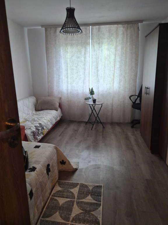 Apartament 1 camera, mobilat 22 mp, etaj 3 - Buziasului