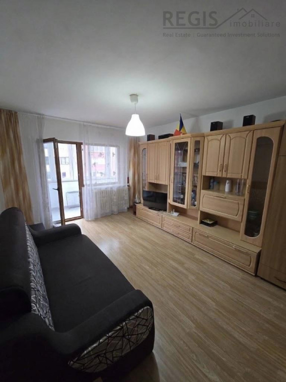 Apartament 3 camere, 2 bai, 2 balcoane, parcare,renovat-zona