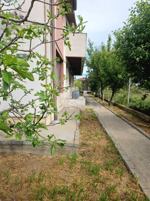 Casă tip Duplex ideală pentru două familii – confort, i